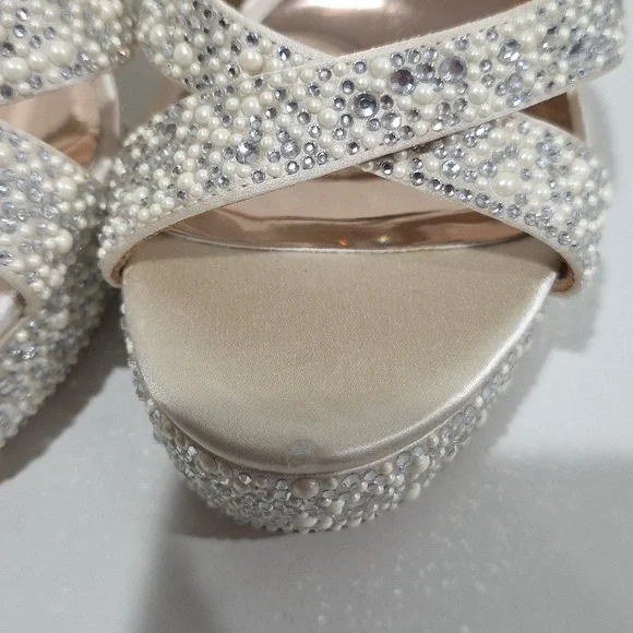 New Badgley Mishcka Plafortm Embellished Sandals - Picture 8 of 8